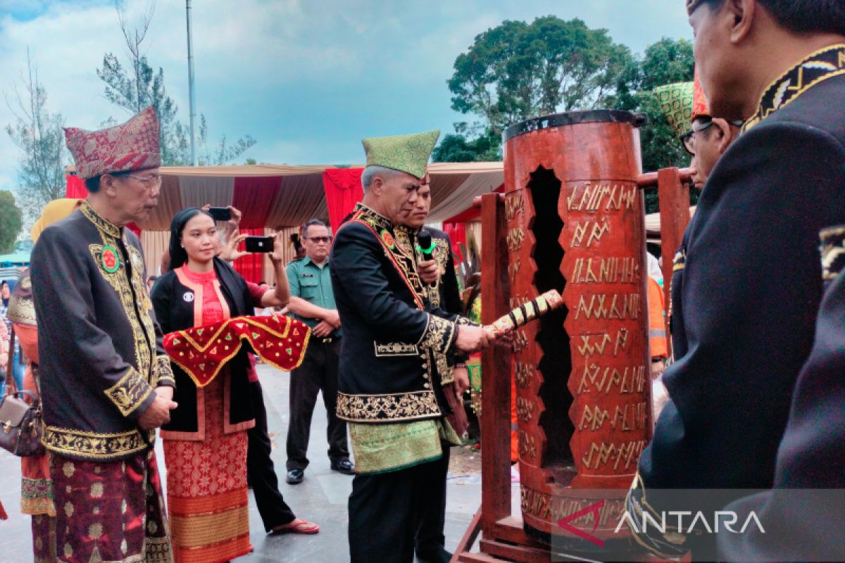 Bupati: HUT Kota Curup ajang pelestarian budaya daerah