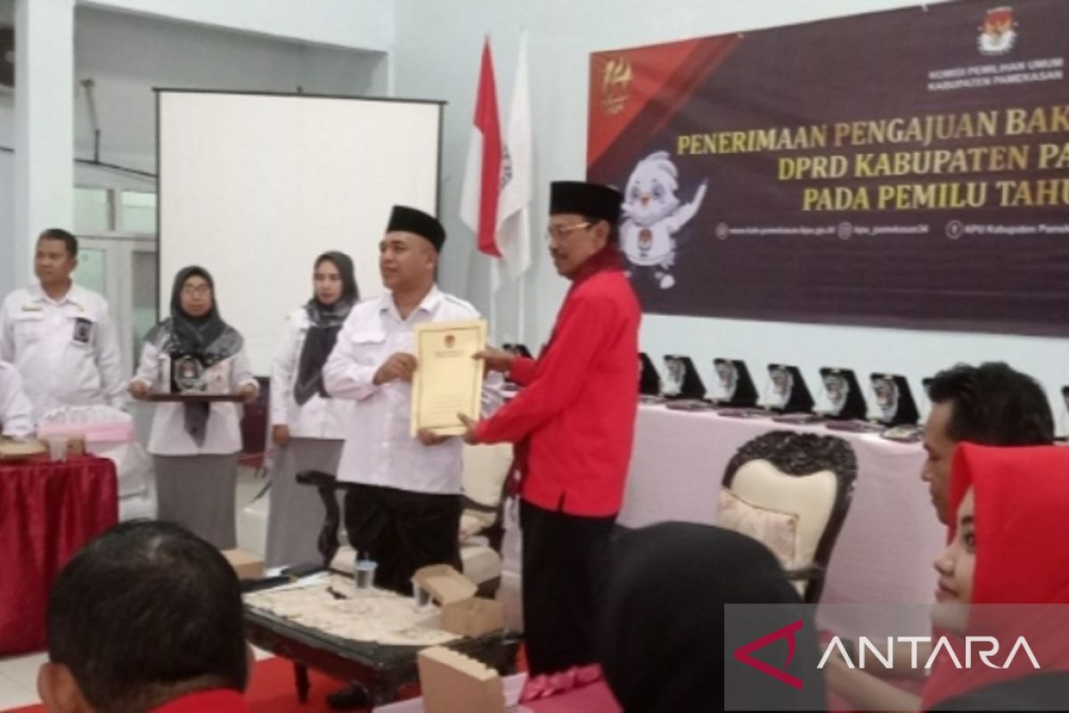 KPU Pamekasan terima pendaftaran 45 bakal caleg PDIP