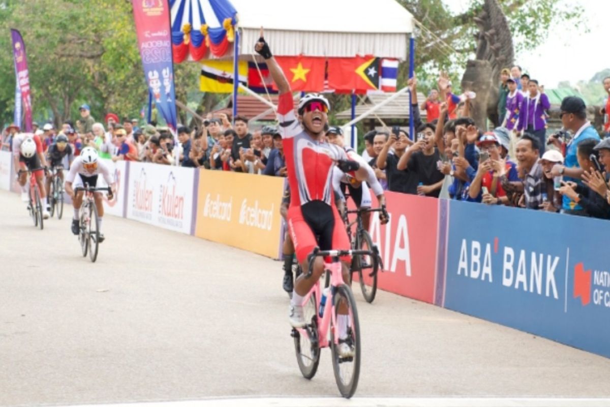 Pebalap sepeda Terry Yudha menyumbang medali emas pada nomor criterium putra
