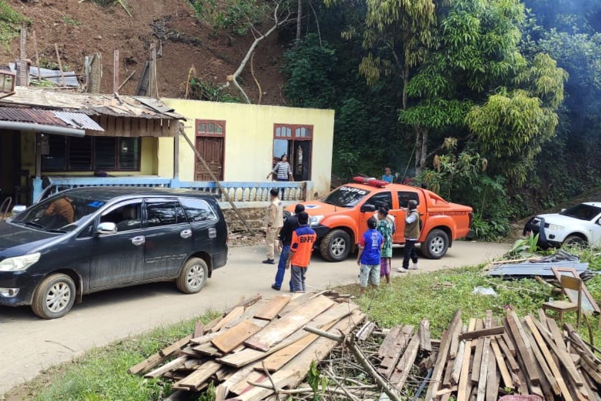 BNPB berikan bantuan penanganan darurat bencana longsor Sawahlunto
