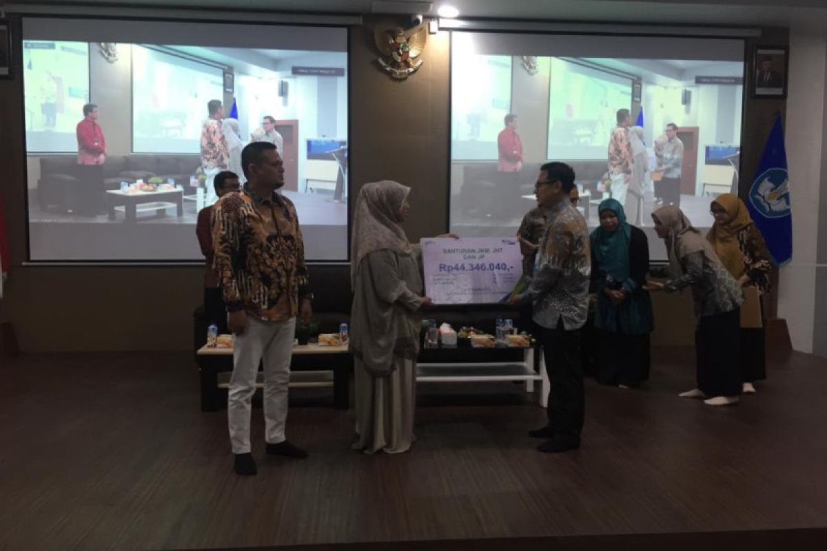 BPJS Ketenagakerjaan berikan beasiswa kepada 125 anak di Aceh