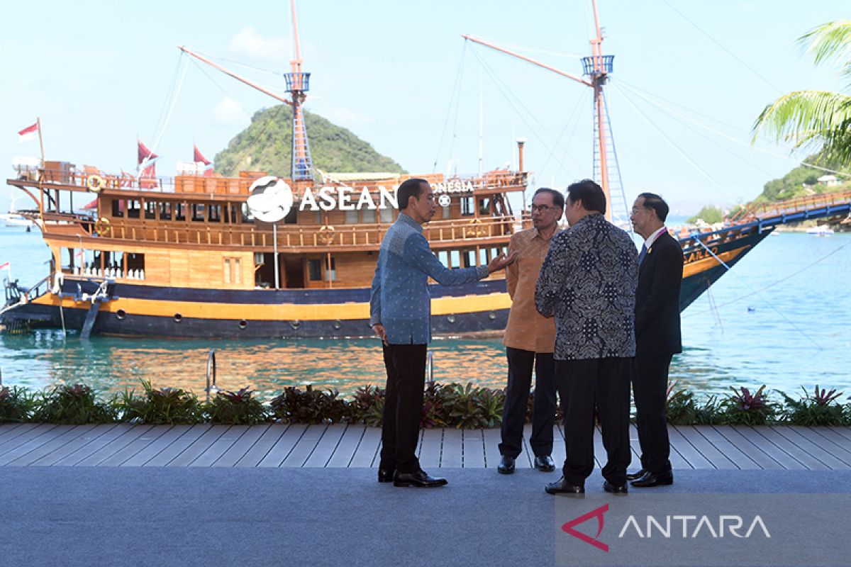 Jokowi luncurkan promosi pariwisata Indonesia-Malaysia-Thailand