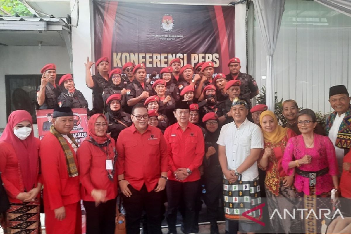 PDIP Usung Tema Budaya Mengantar Daftar Bacaleg Ke KPU Depok - ANTARA ...