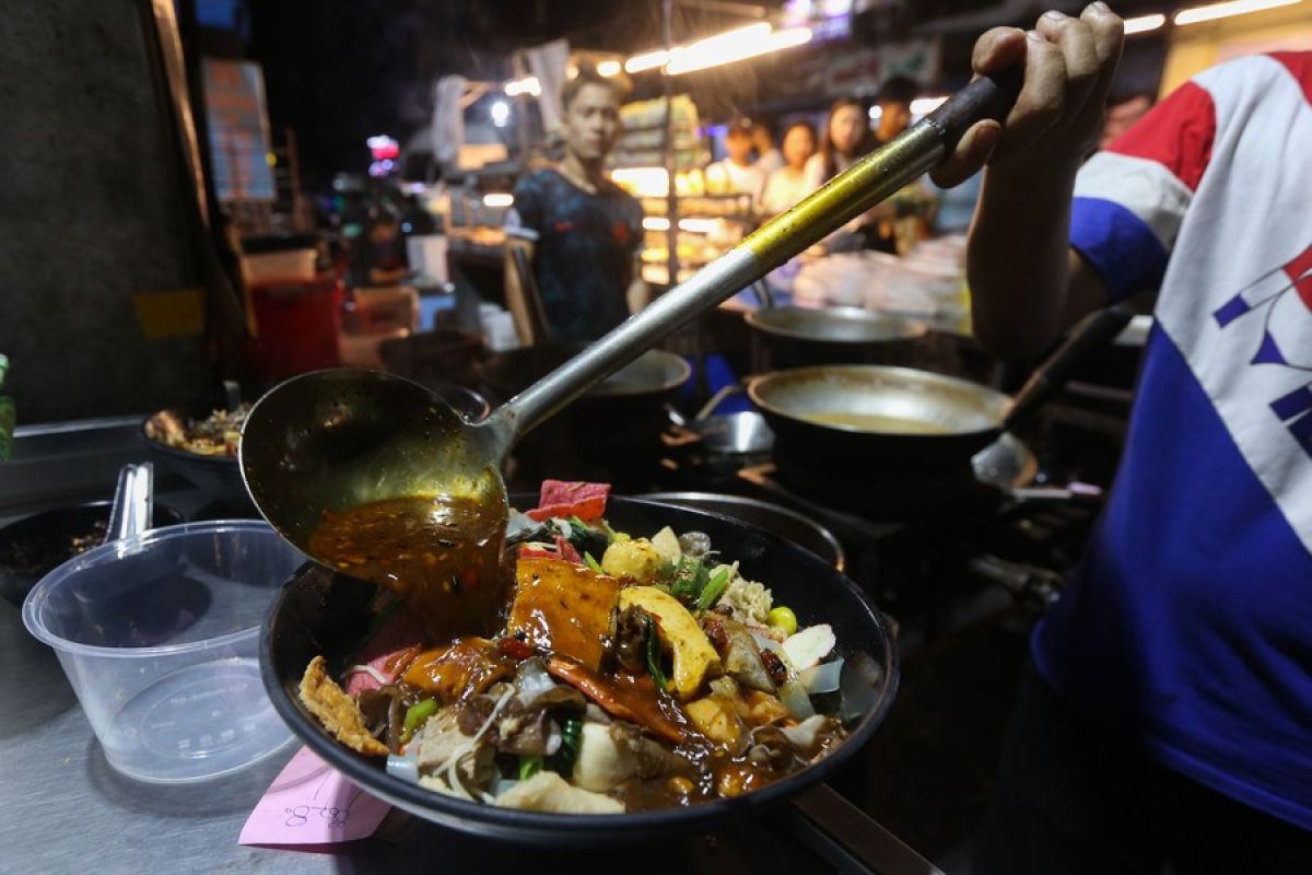 Mala kuliner pedas khas China populer di Myanmar