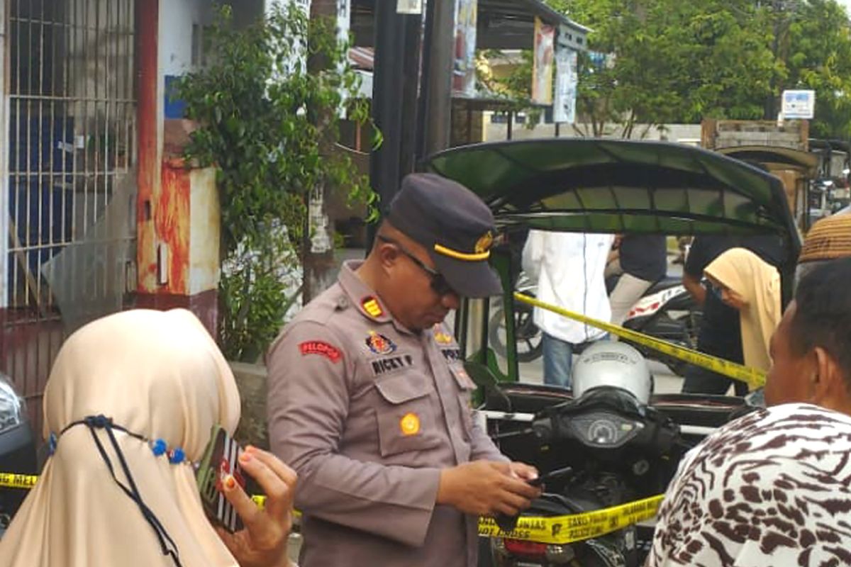 Polisi olah TKP penemuan mayat di Gorontalo