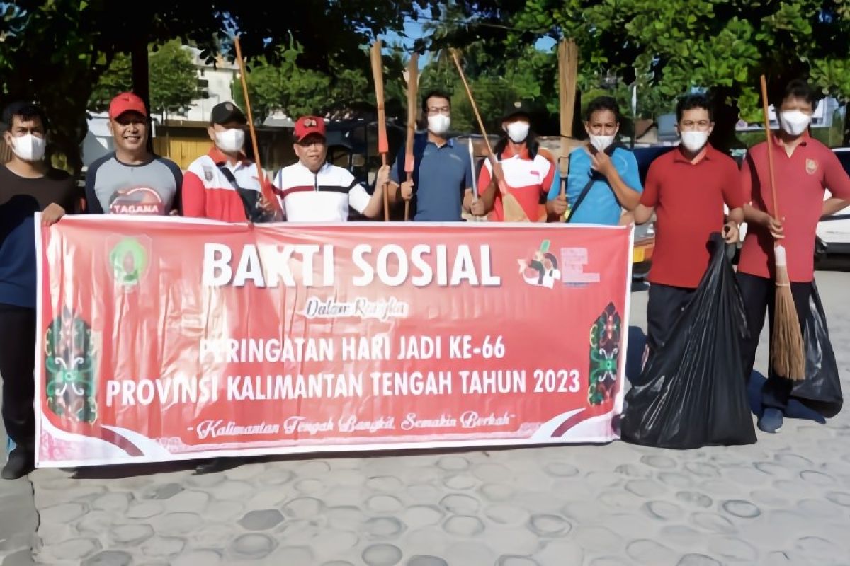Disperkimtan laksanakan aksi peduli lingkungan peringati Hari Jadi ke-66 Kalteng