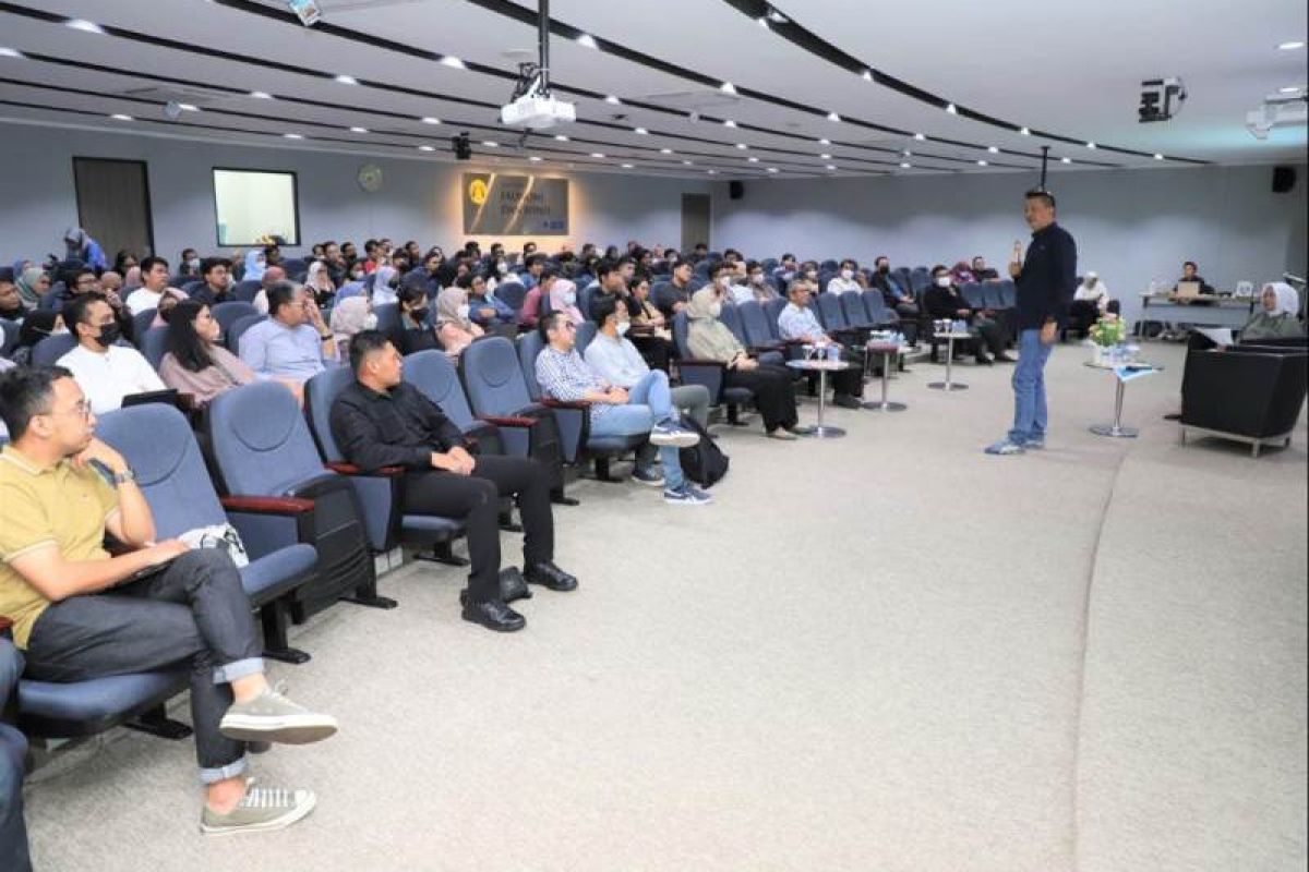 Dirut Garuda Indonesia bahas restrukturisasi kinerja perusahaan di UI