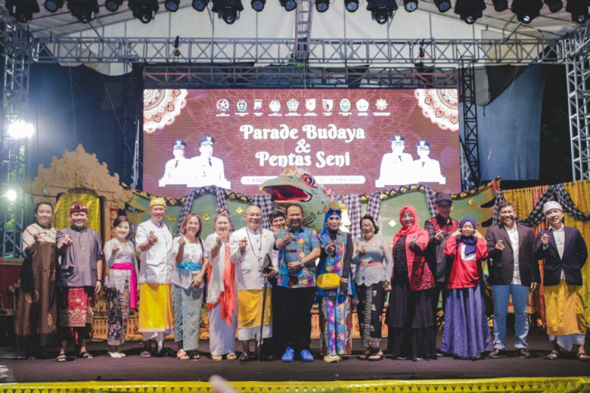 Parade budaya dan pentas seni dongkrak sektor UMKM