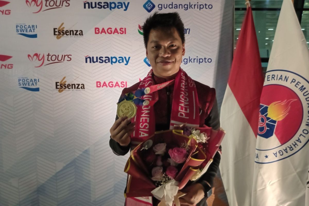Kevin, Atlet esports Indonesia akui timnya sempat bingung atas medali emas yang diterima