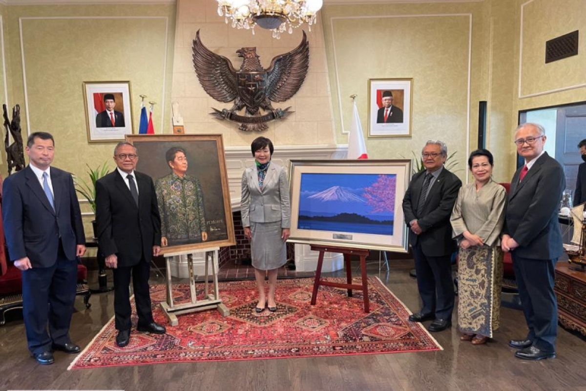 Istri mendiang mantan PM Jepang Shinzo Abe terharu melihat lukisan karya SBY