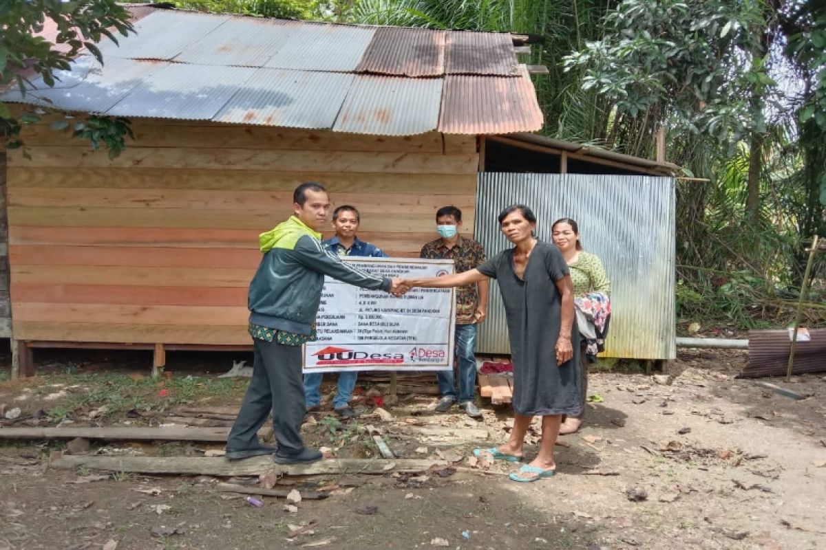 Tim Monev Kecamatan Paku cek fisik pembangunan DD dan ADD