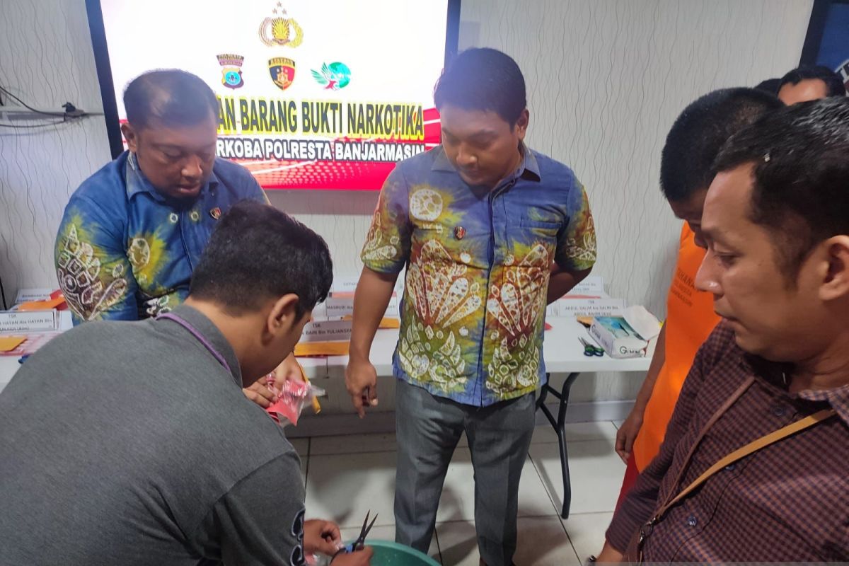 Kriminal kemarin, dari 516,74 gram sabu-sabu dimusnahkan hingga parpol menyerahkan berkas bacaleg