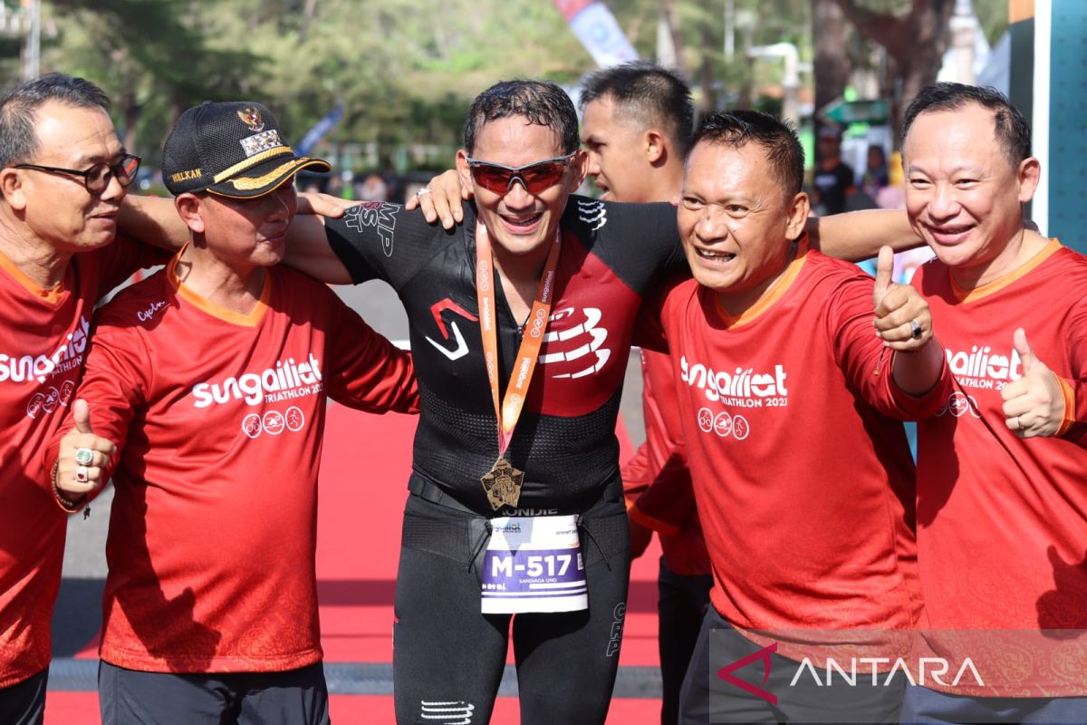 Menparekraf Sandiaga peserta Triathlon memotivasi bangkitkan pariwisata