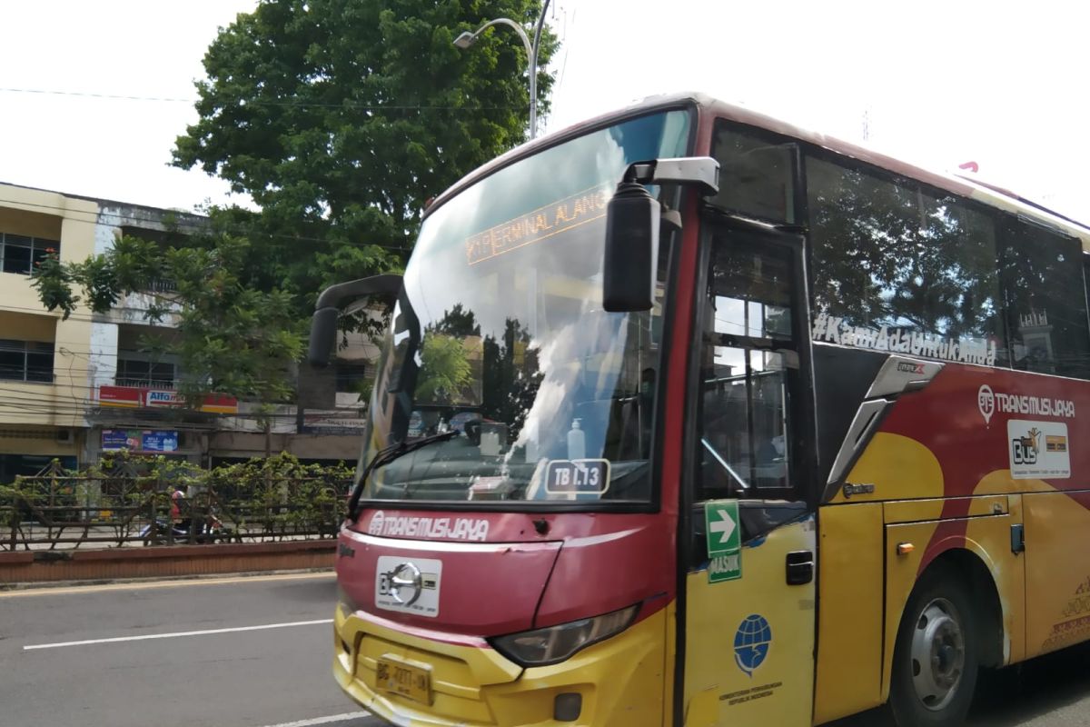 Mahasiswa Palembang  andalkan layanan bus Trans Musi