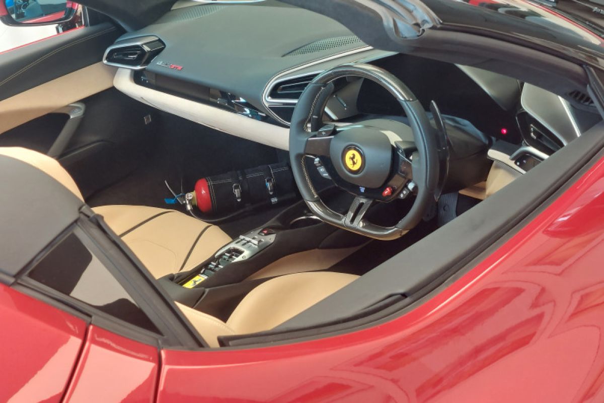 Ferrari diklaim lebih berharga dibanding gabungan 14 merek mobil
