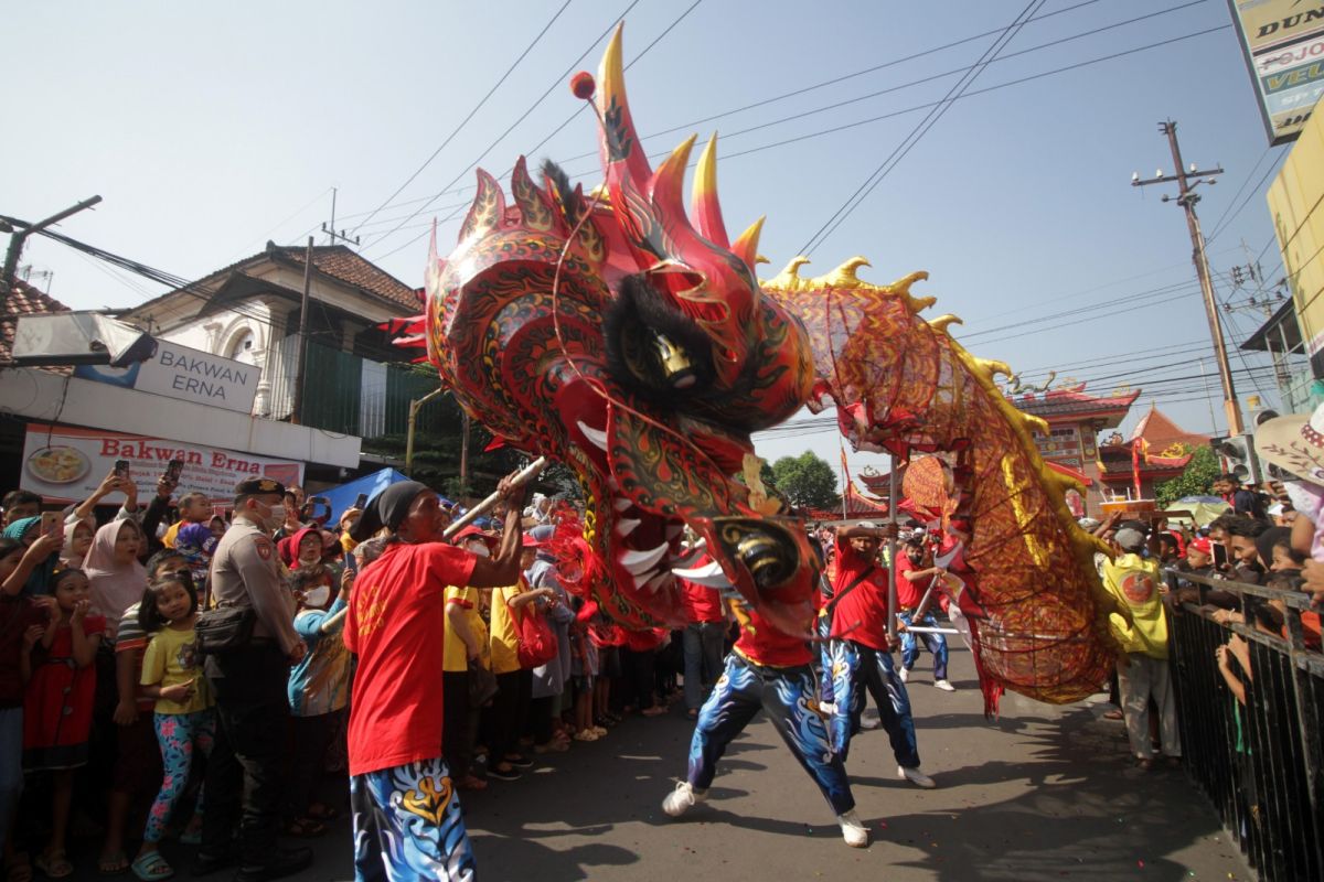 Ribuan warga Kota Mojokerto antusias meriahkan kirab budaya