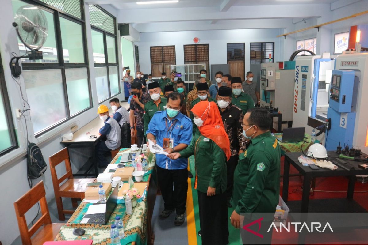 Jatim target juara umum lomba kompetensi siswa SMK