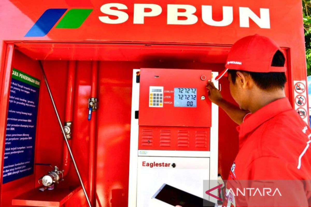 MenKopUKM sebut pemerintah sedang memperbanyak SPBU nelayan