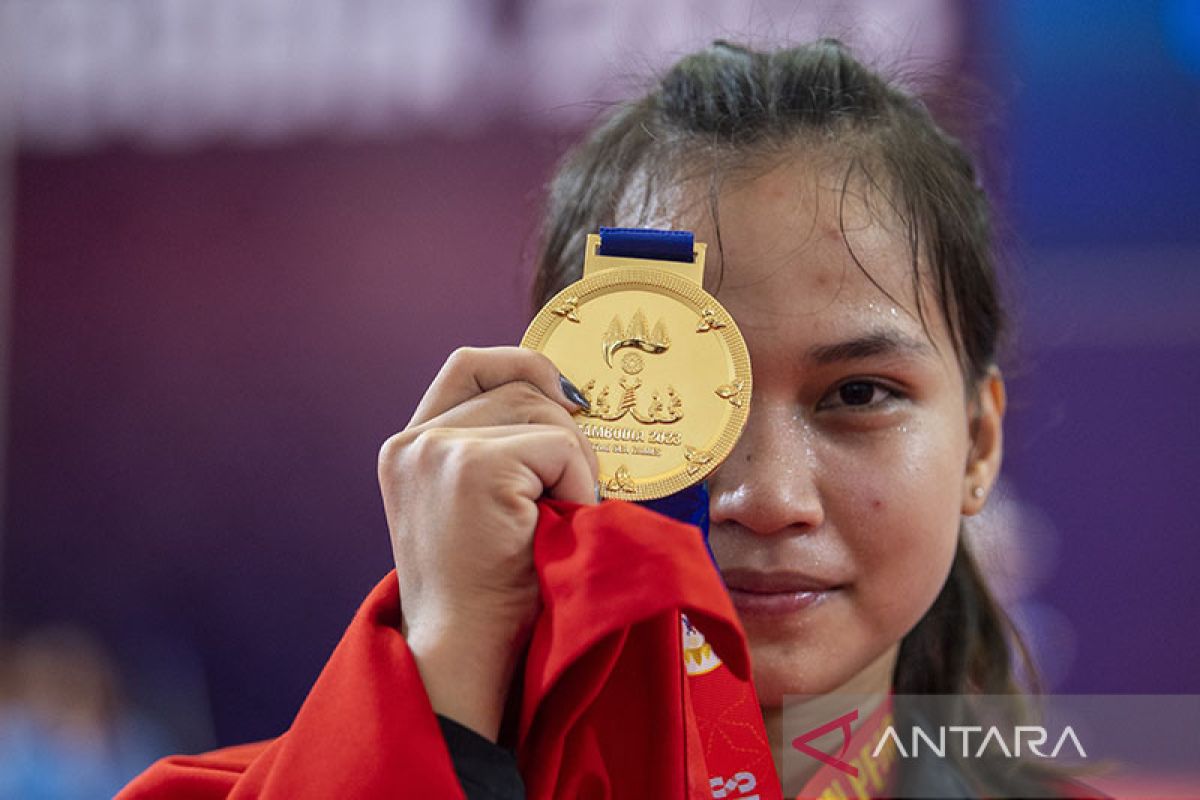 Giliran Juliana Klarisa sumbang emas angkat besi SEA Games Kamboja