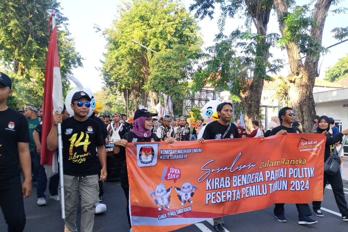 KPU disseminates election information during Surabaya Car Free Day