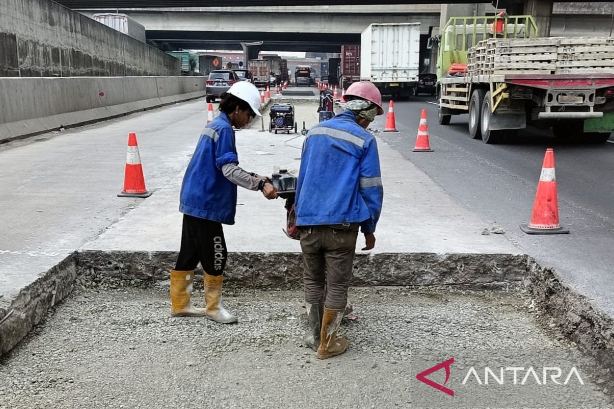 Jasa Marga rekonstruksi rigid di Km 37 Tol Jakarta-Cikampek