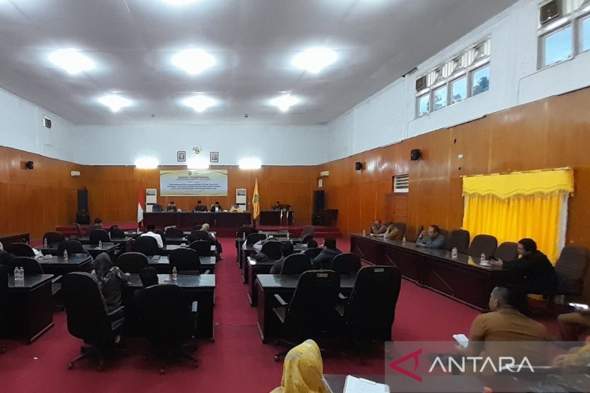 Penyerahan rekomendasi LKPj Wali Kota Padang Sidempuan diundur 2 pekan