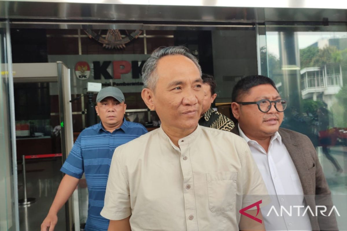 KPK periksa Andi Arief terkait sumbangan  Ricky Ham Pagawak