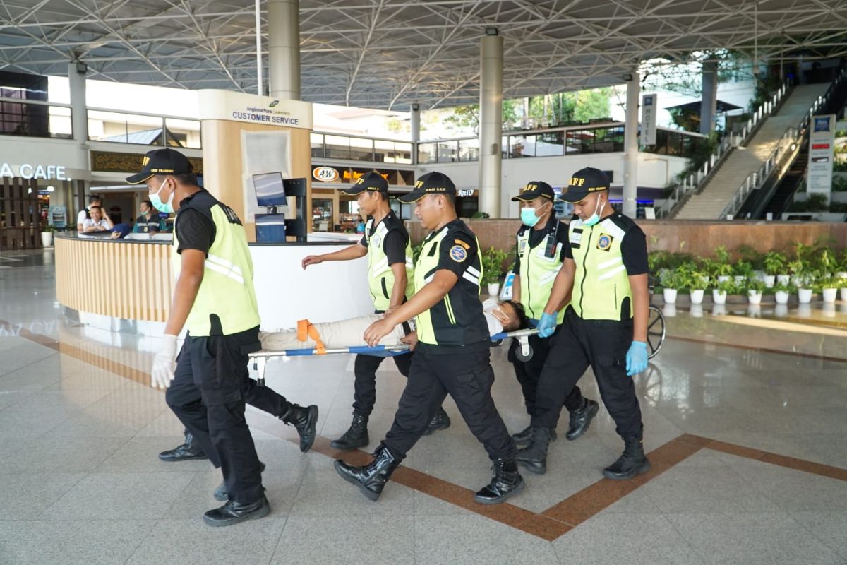 AP I Juanda minta penumpang tak panik saat latihan kedaruratan