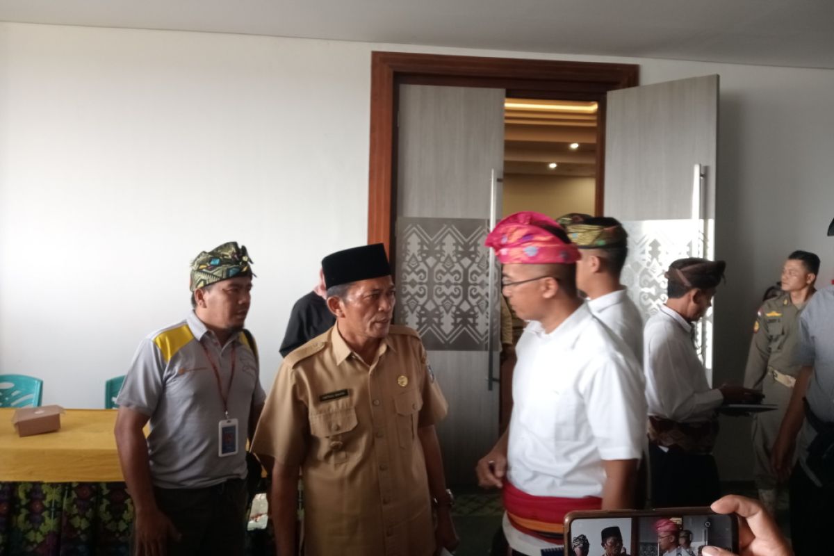Bupati Lombok Tengah meminta pelayanan PMI dipindahkan ke MPP