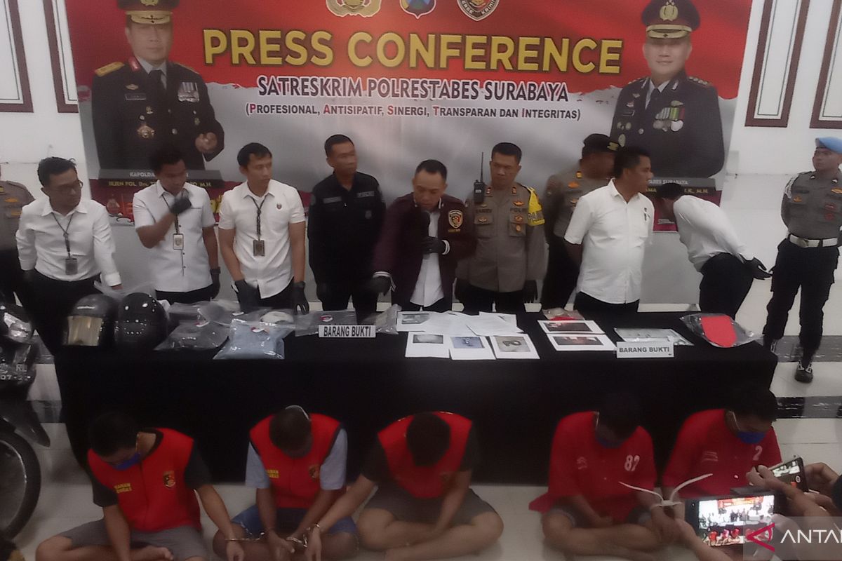 Polrestabes Surabaya tangkap lima orang pelaku curanmor