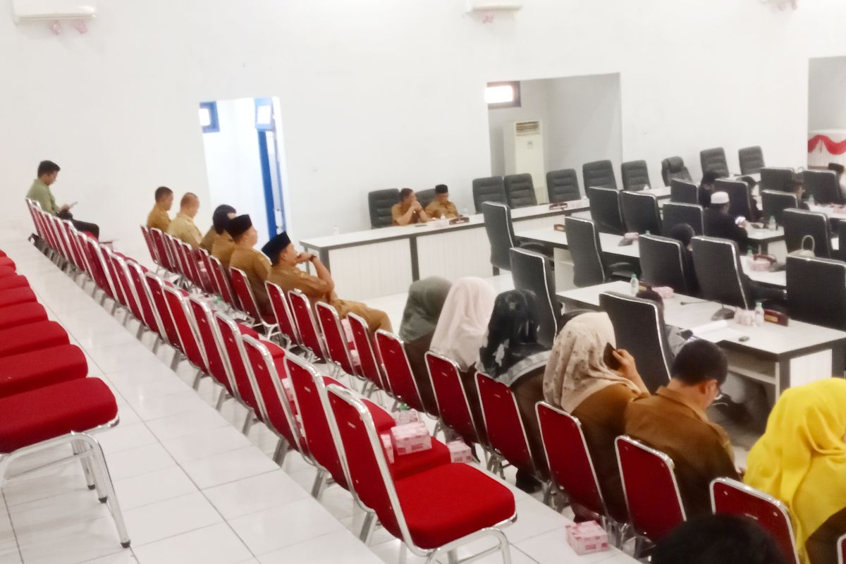 Rapat paripurna penyampaian LKPJ di Madina minim kehadiran OPD