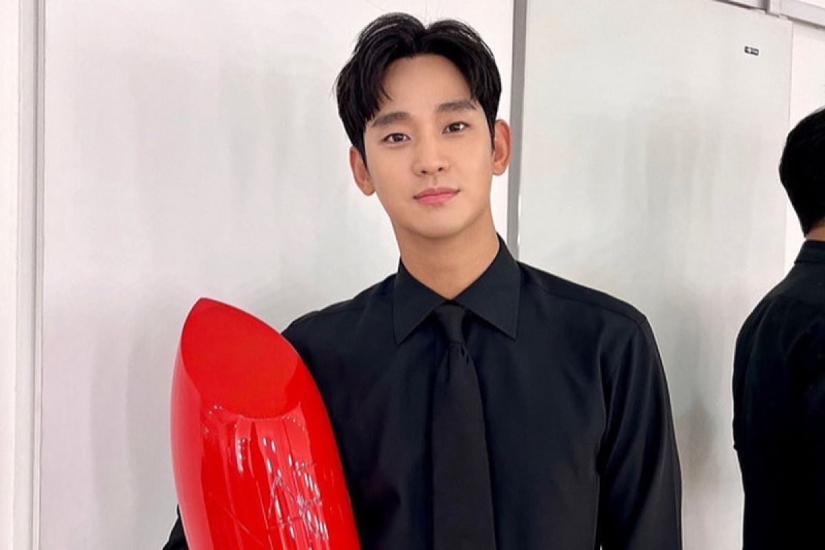 Cara artis Kim Soo Hyun menjaga kulit wajah