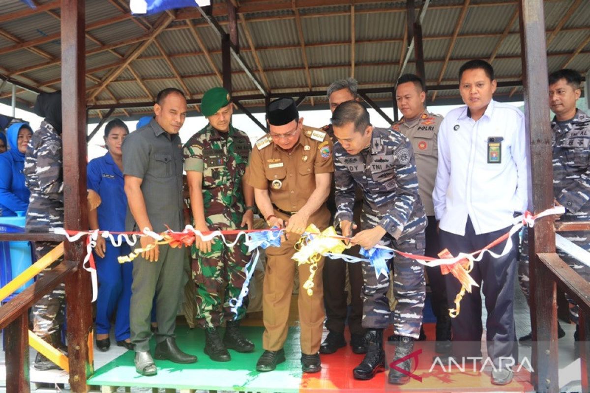 Kotabaru Regent inaugurates Nusantara Maritime Village in Sarang Tiung
