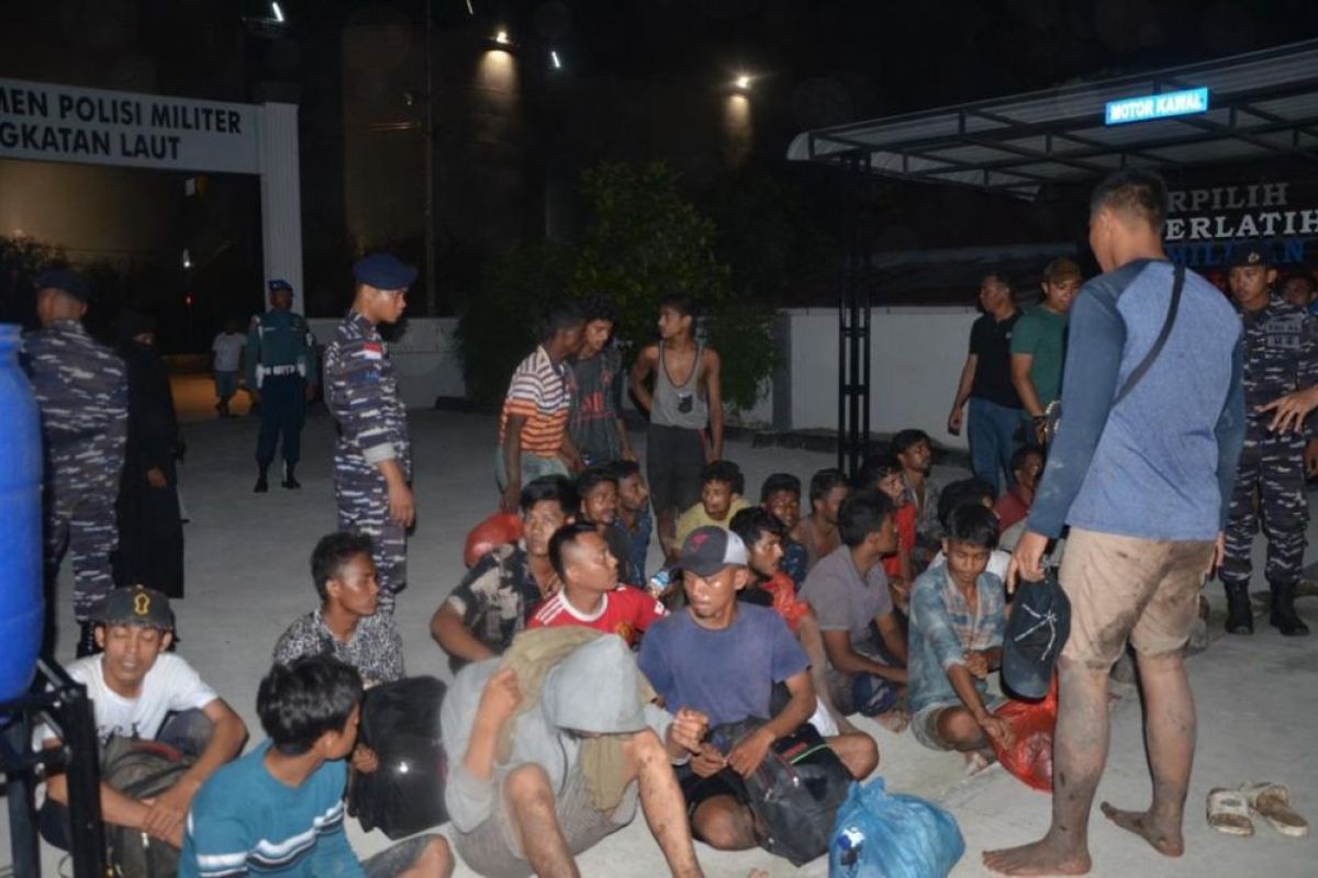 Navy foils attempt to smuggle workers, foreigners into Malaysia