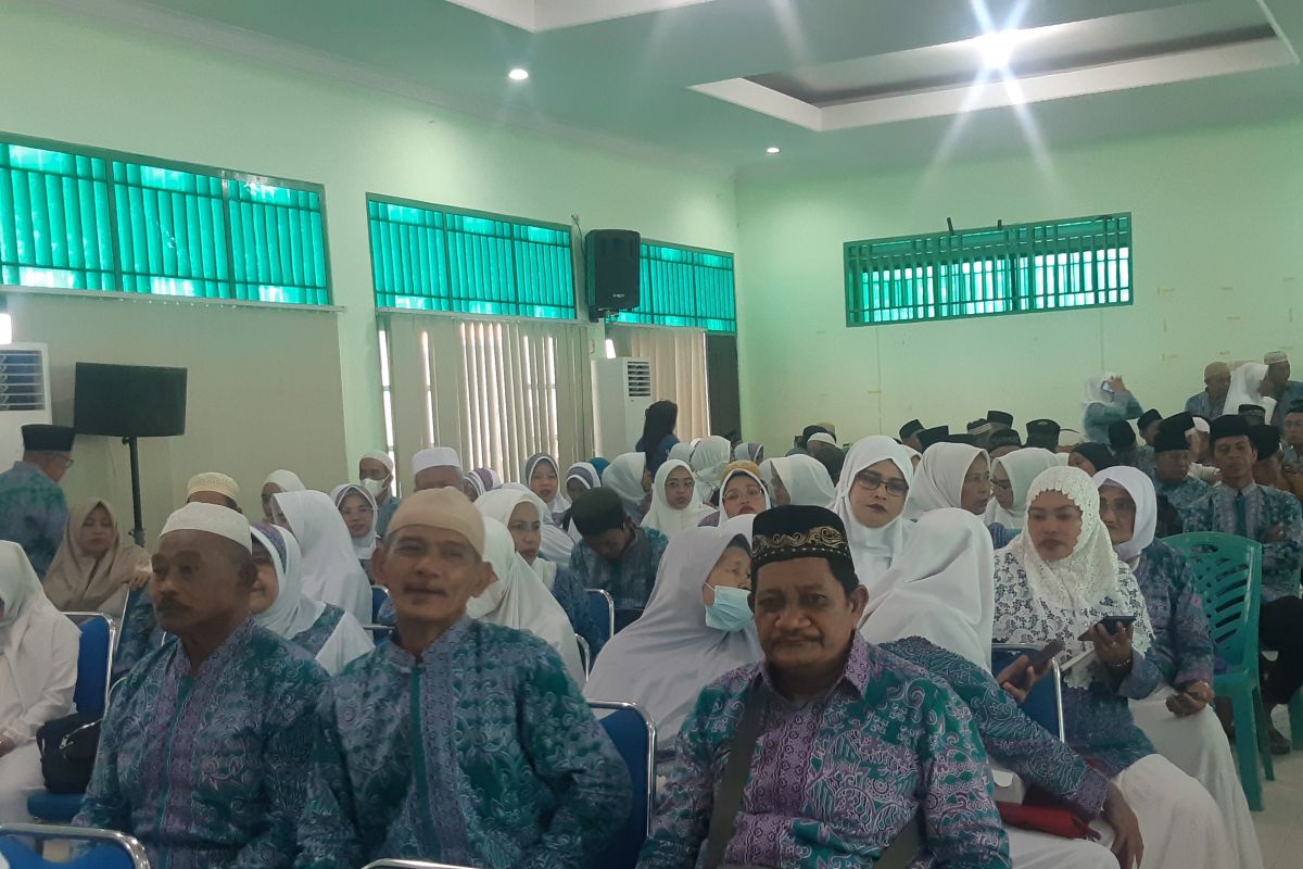 Penjabat Wali Kota Jayapura lepas 410 calon jamaah haji