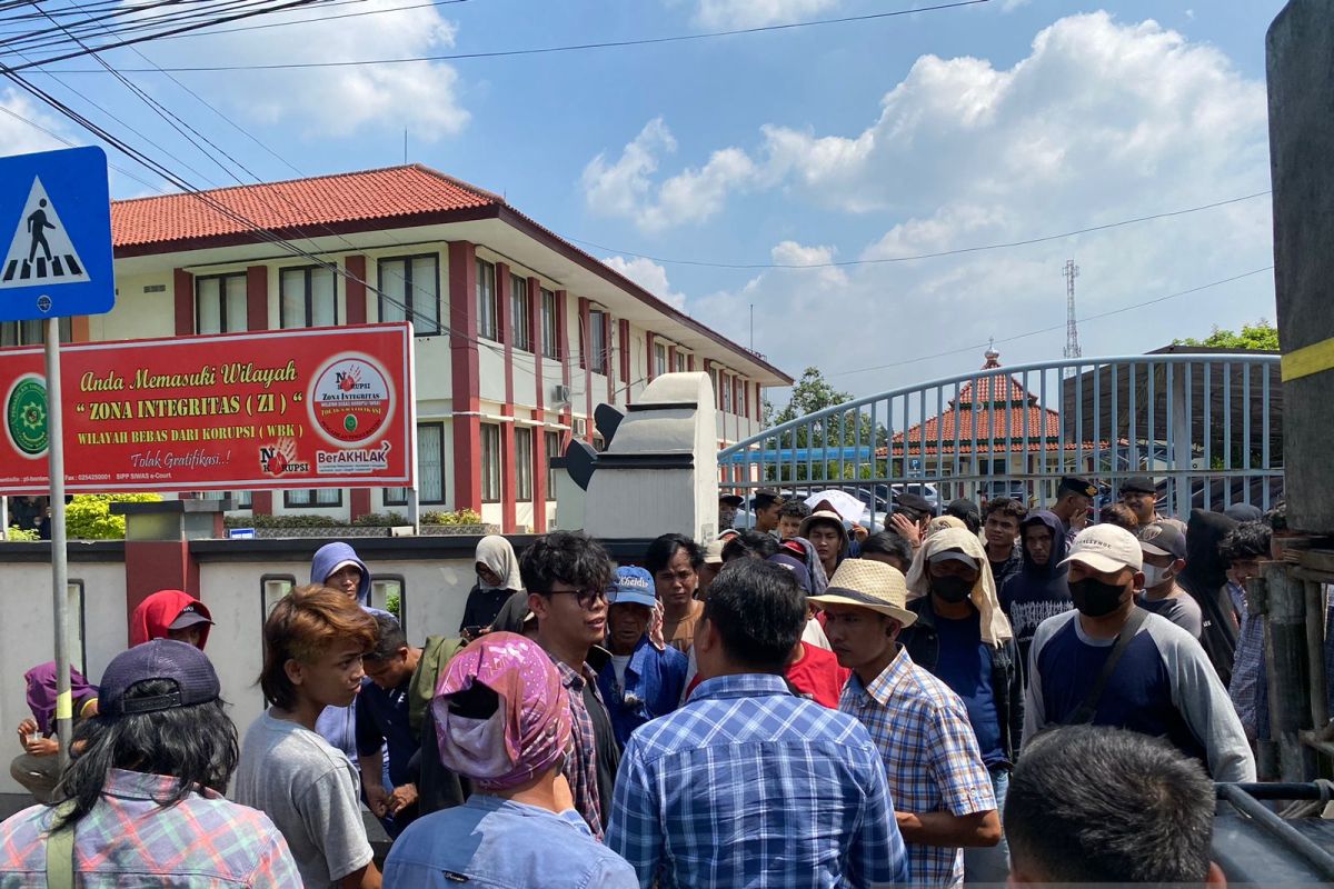 Tuntut Mafia Tanah Dihukum Berat, FAMTU Unjuk Rasa Ketiga di Pengadilan Tinggi Banten Ricuh