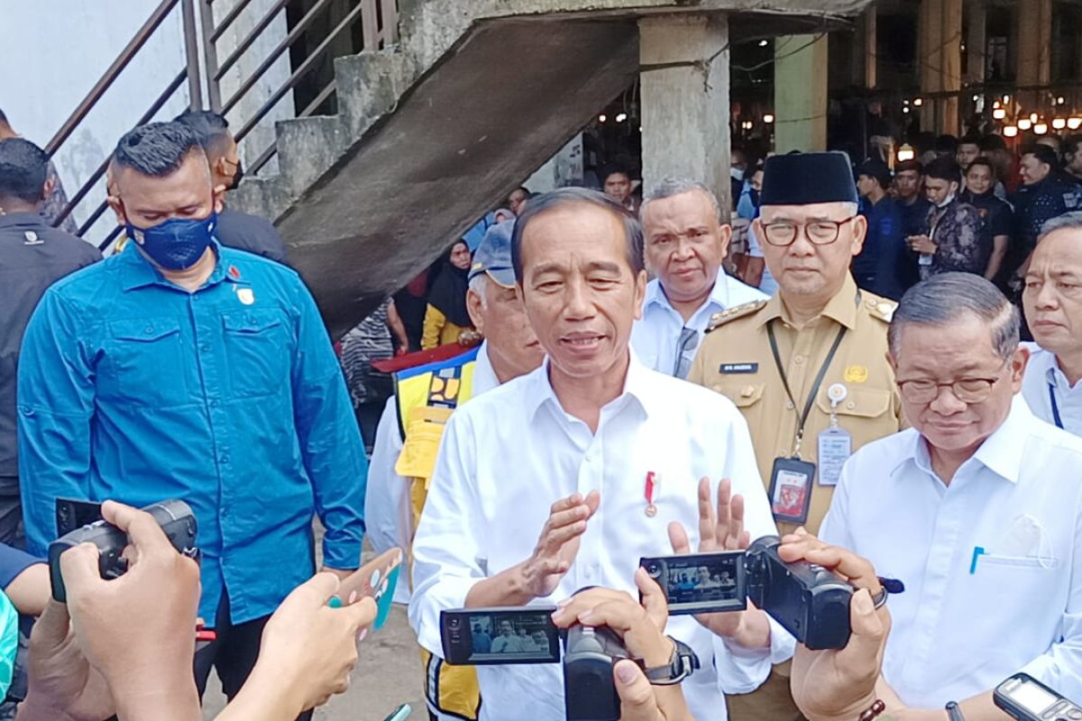 Presiden Jokowi minta pemda bantu biaya transportasi bahan pangan melalui APBD