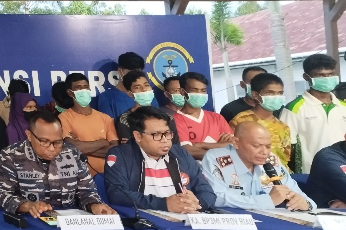24 warga Rohingya dan Bangladesh dicegah berangkat ke Malaysia oleh Lanal Dumai