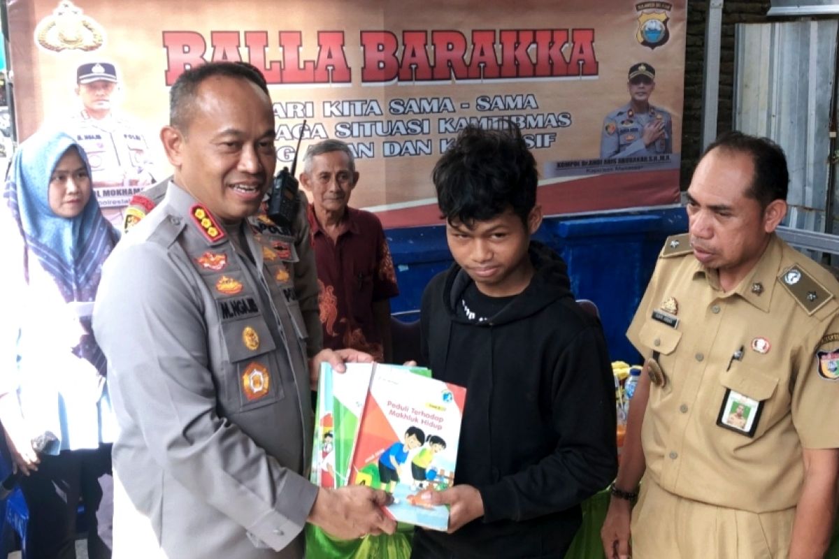 Kapolrestabes Makassar salurkan buku bacaan di rumah singgah Balla Barakka