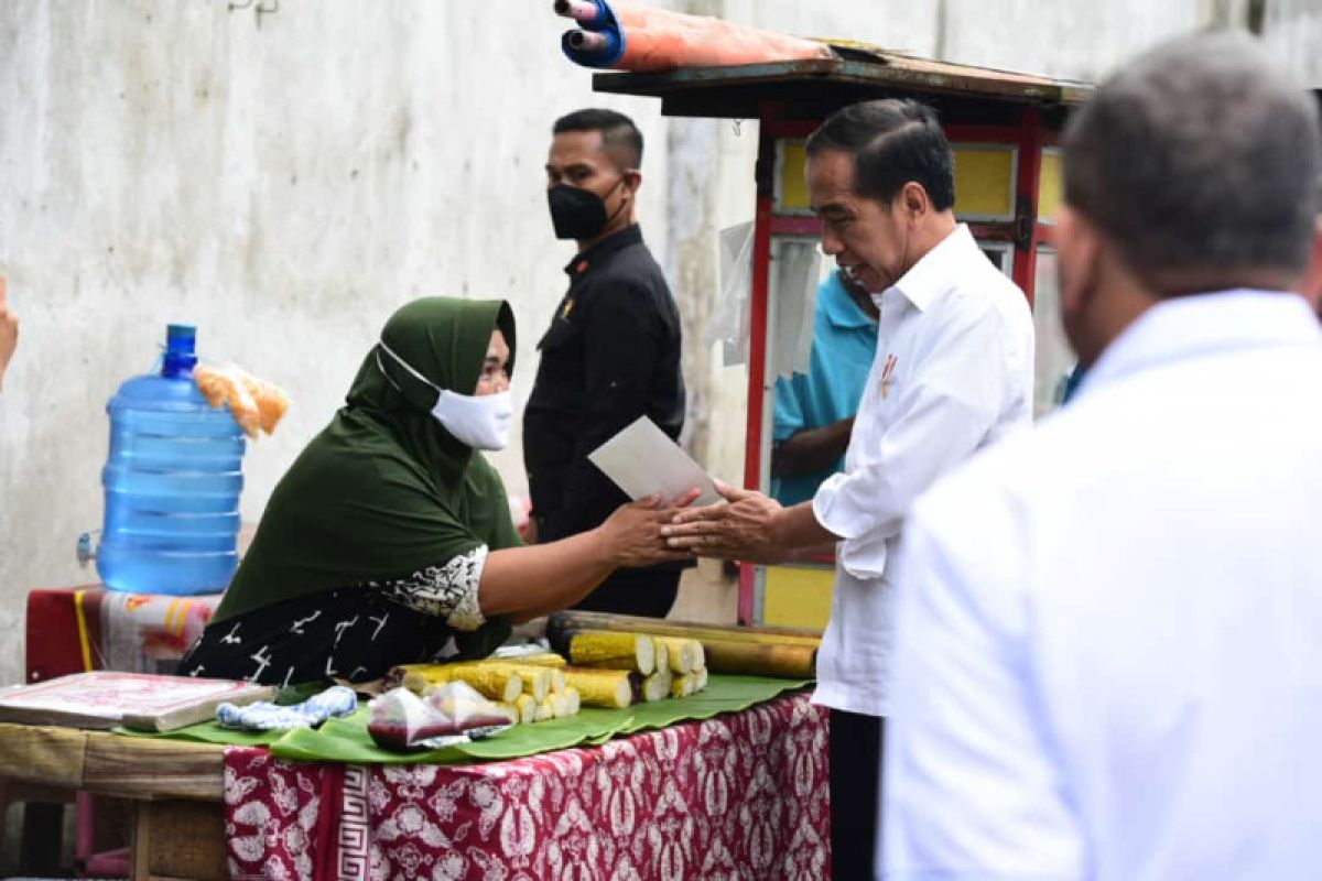 Pangdam II dan Danrem Gapu dampingi Jokowi tinjau pasar Talang Banjar