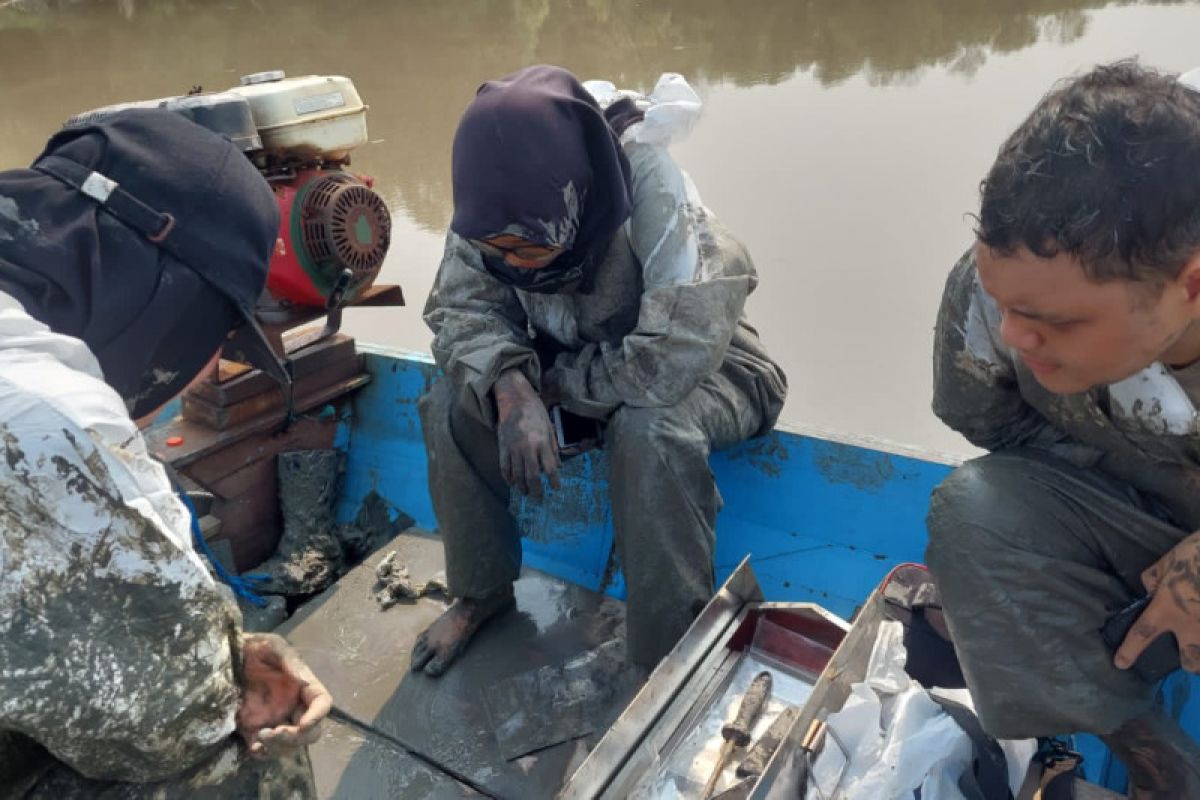 Perahu kandas, BPBD Surabaya terjunkan satu regu evakuasi tim dokter FKH Unair