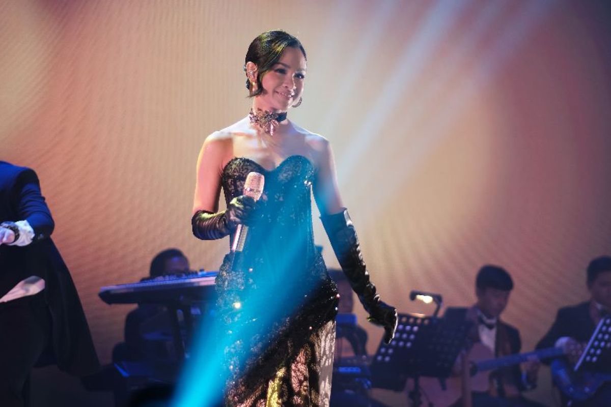 Andien sihir penonton saat bawakan lagu Chrisye