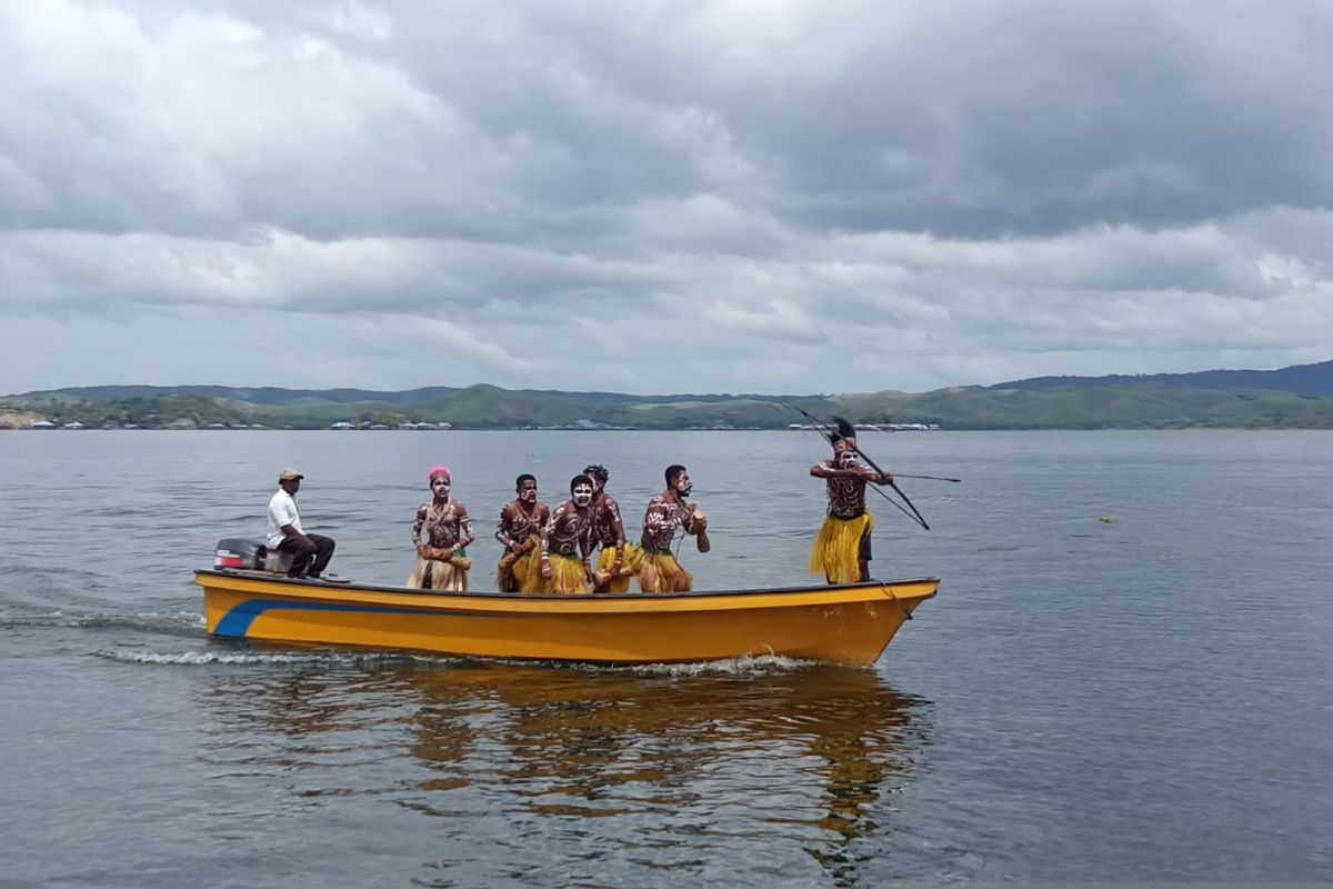 Kemenparekraf imbau masyarakat jaga kebersihan Danau Sentani