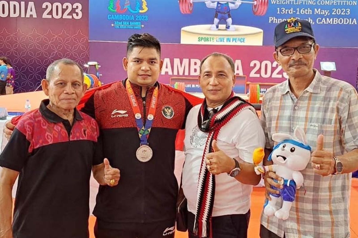 Lifter binaan KONI Aceh raih dua perak SEA Games Kamboja