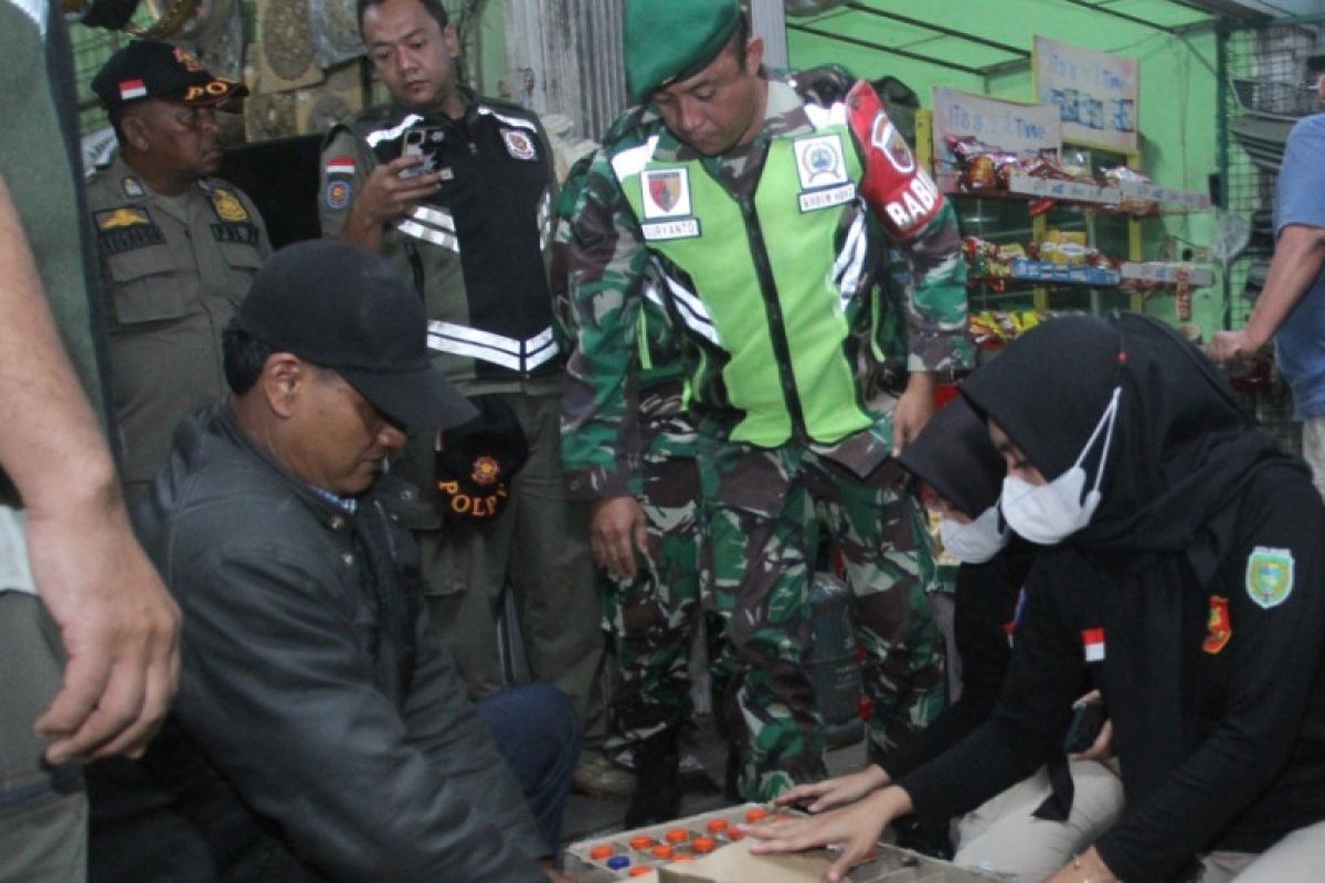 Satpol PP Kota Madiun razia penjualan minuman keras