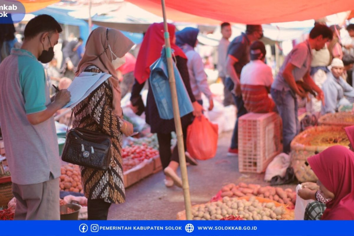 Satgas pangan Kabupaten Solok lakukan monitoring harga pasar