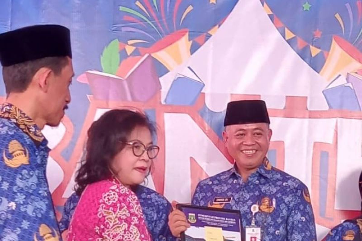 Kota Tangerang meraih penghargaan kearsipan kategori baik