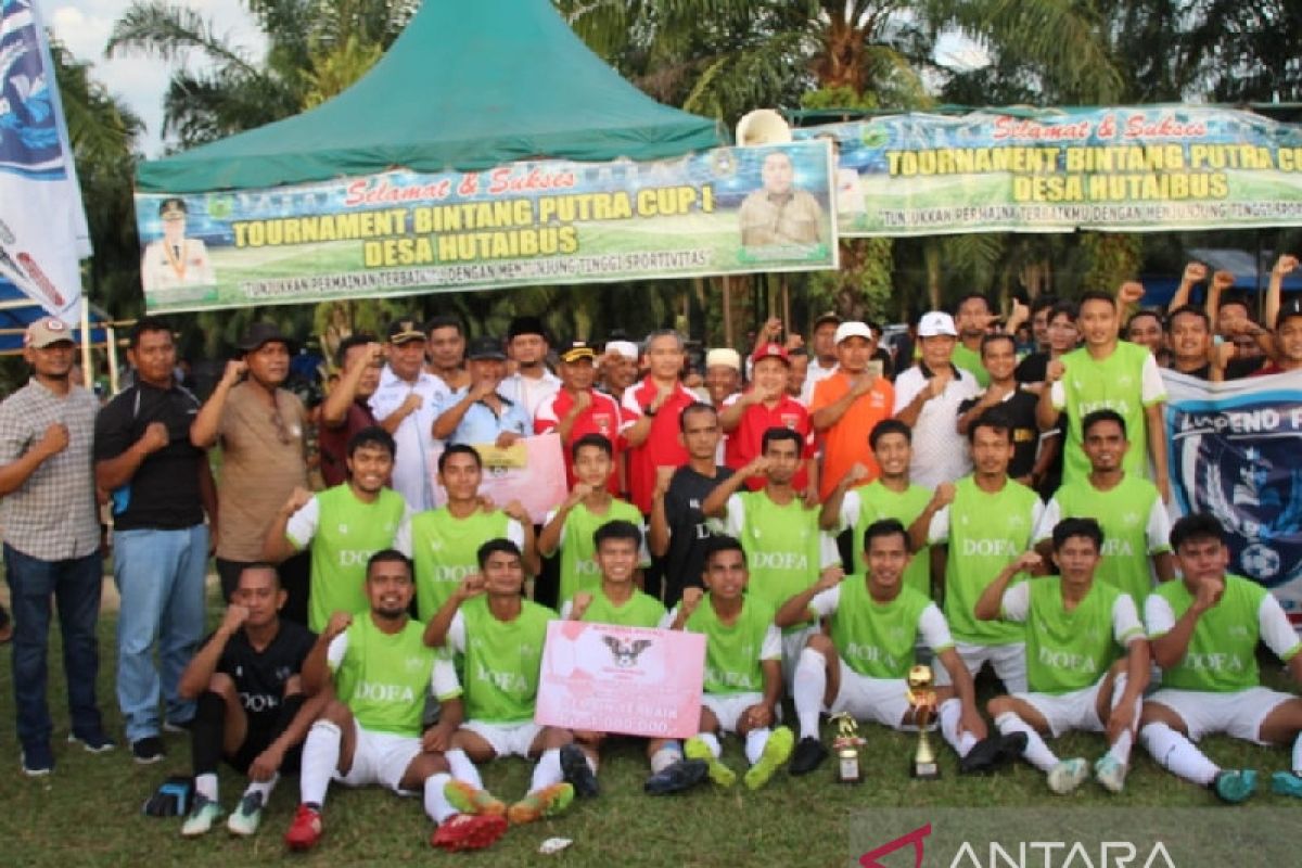 Plt Bupati Palas hadiri penutupan turnament sepak bola Bintang Putra CUP 1