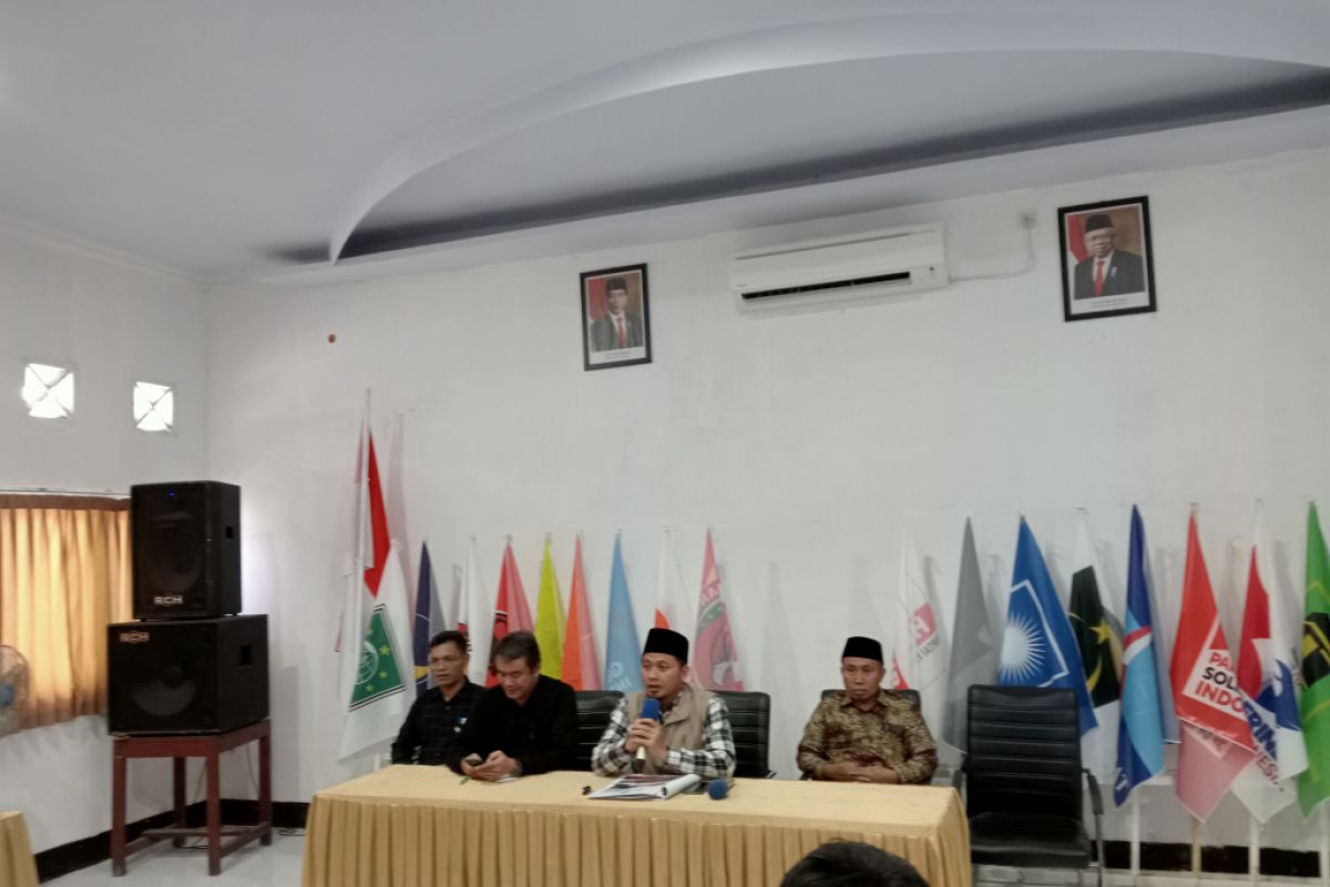 KPU Lombok Tengah memverifikasi syarat administrasi bacaleg Pemilu 2024