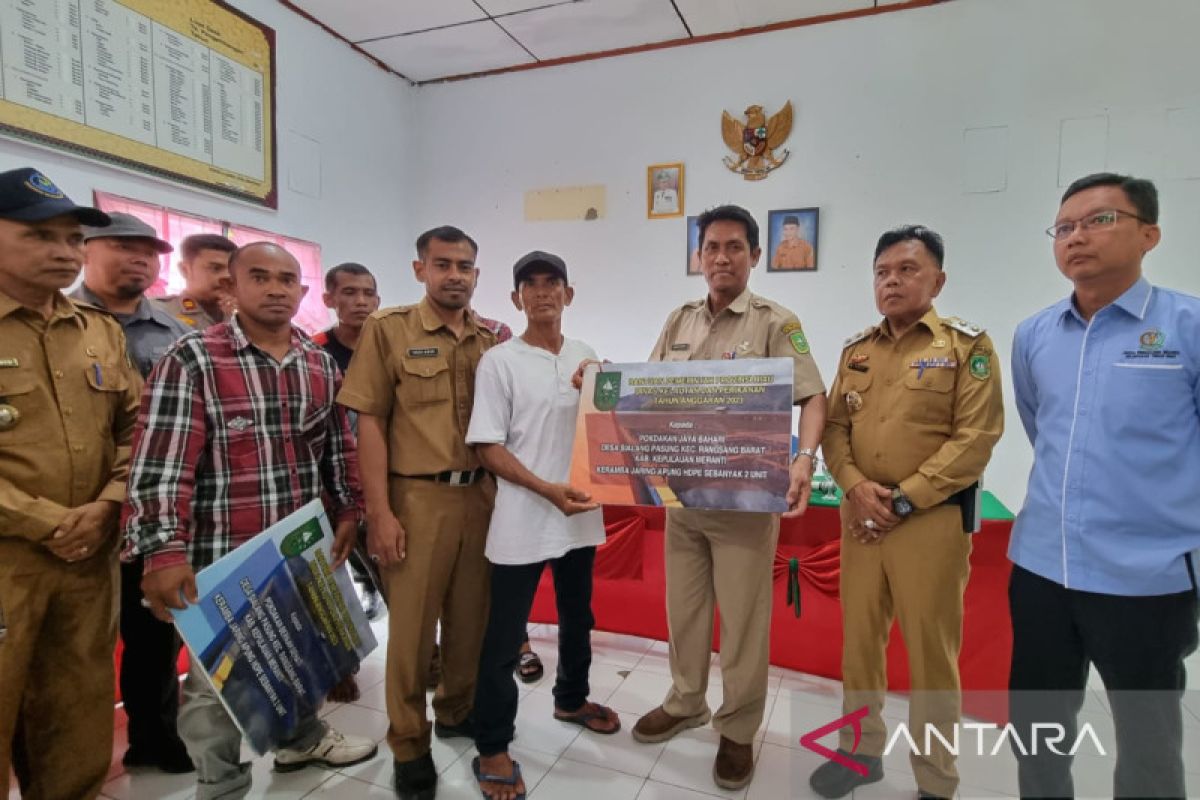 Pokdakan di Meranti terima 8 KJA dari provinsi